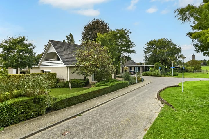 Marga Klompélaan 1 in Elst