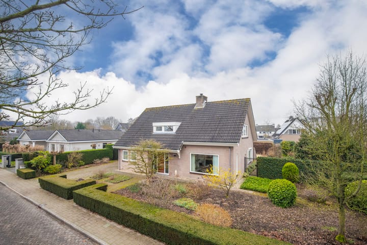 Marga Klompélaan 10 in Elst