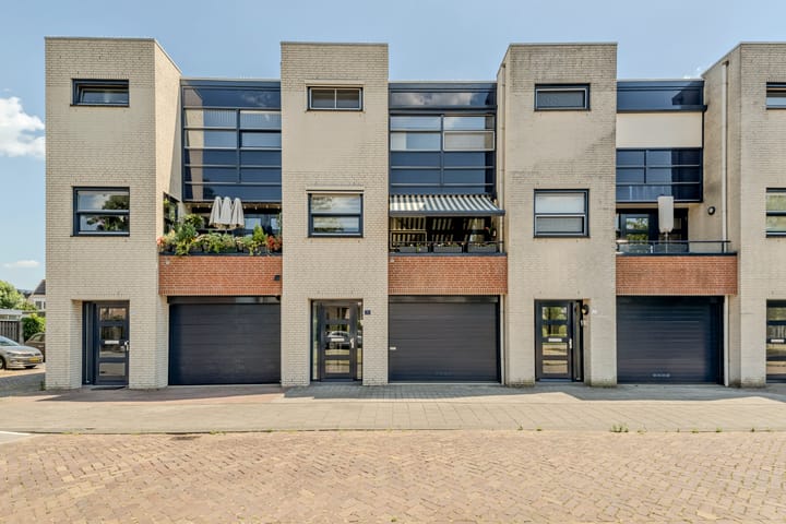 Marga Klompélaan 119 in Rijen foto