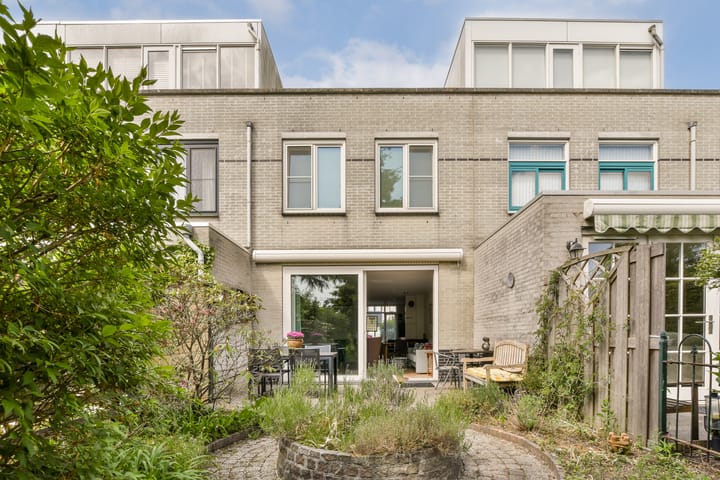 Photo of property Marga Klompélaan 16, Amsterdam