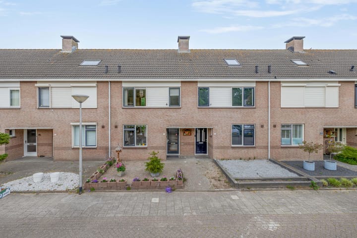 Marga Klompéstraat 49 in Waalwijk foto