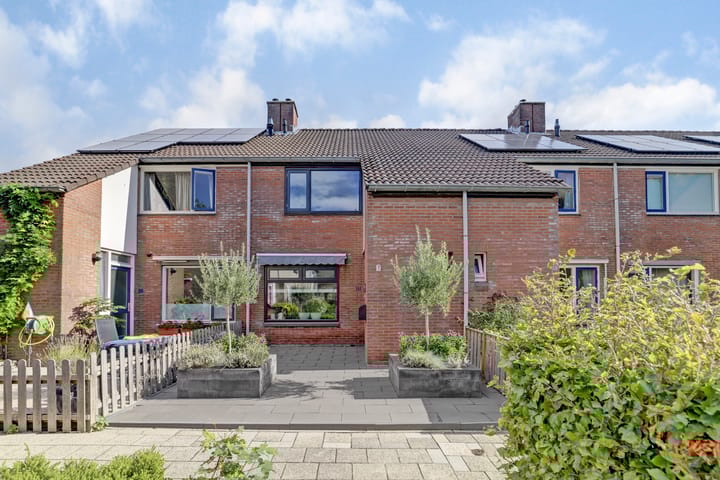 Photo of property Margrietstraat 33, Oosterland