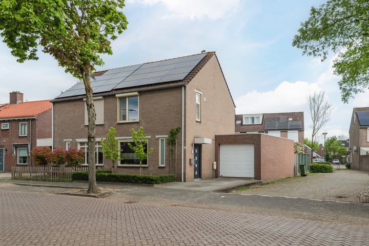 Margrietstraat 35 in Rijen