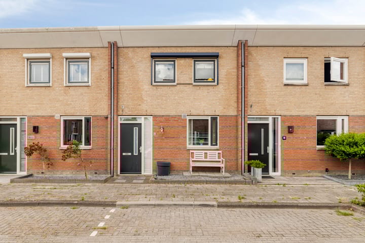 Marguerite Durasstraat 14 in Spijkenisse foto