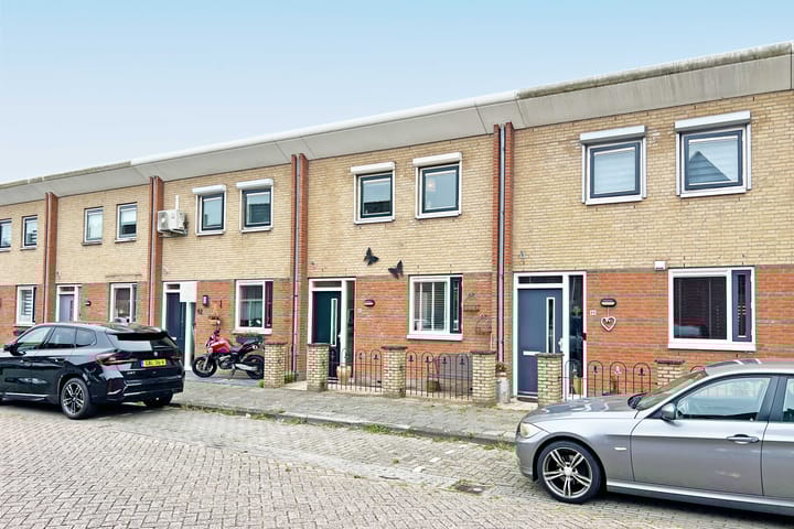 Marguerite Durasstraat 90 in Spijkenisse