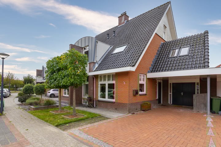 Photo of property Mari Andriessenhof 24, Hoorn