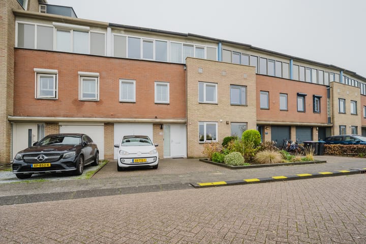 Photo of property Maria Kleine-Gartmanstraat 128, Spijkenisse