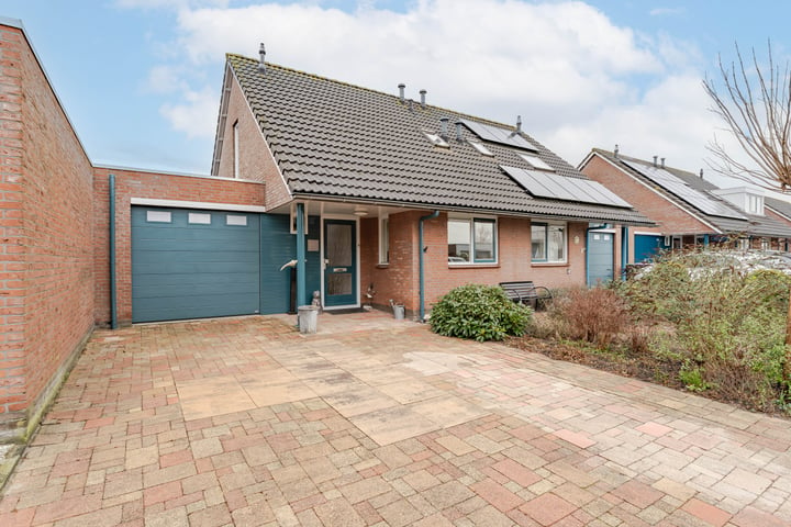 Maria van Hongarijelaan 6 in Hazerswoude-Dorp