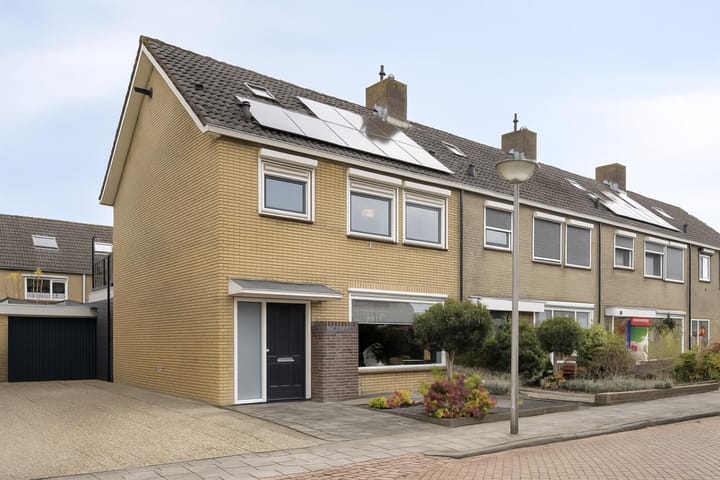 Photo of property Marie Curielaan 15, IJsselmuiden