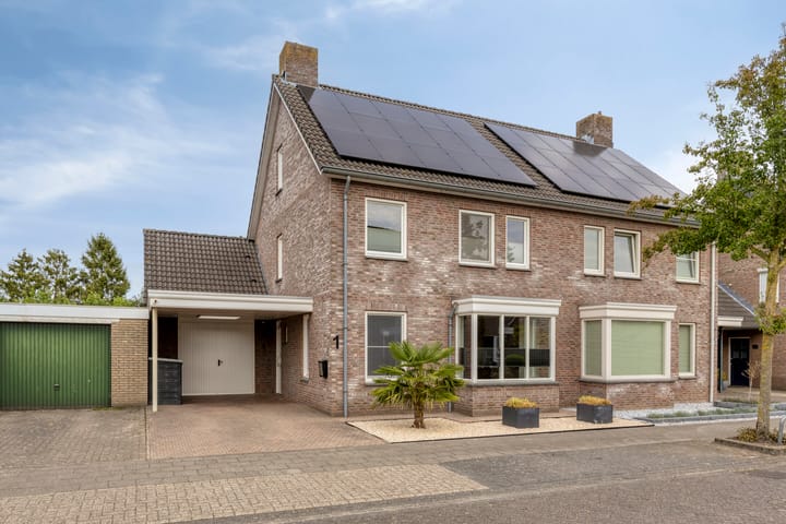 Marie Curiestraat 1 in Vlierden