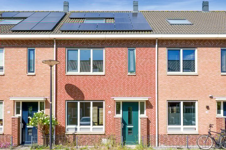 Marie van Zeggelenlaan 5 in Beverwijk