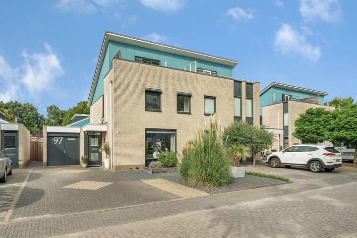Mariëndaal 97 in Enschede photo