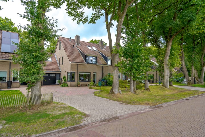 Photo of property Markiezenhof 20, Roden