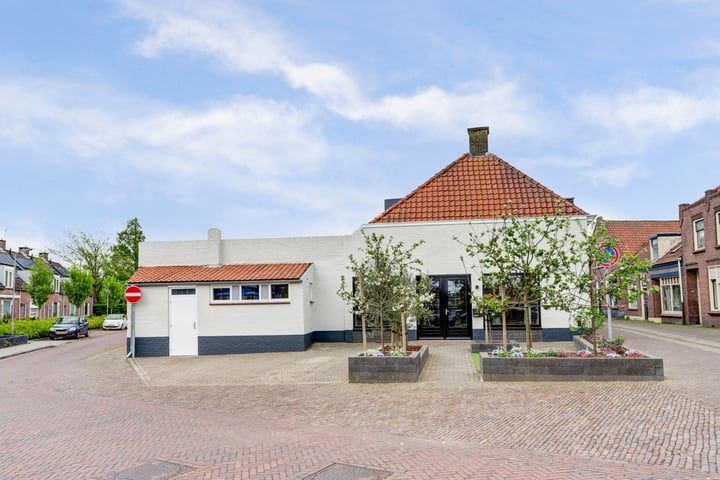 Markt 4 in Oosterland photo