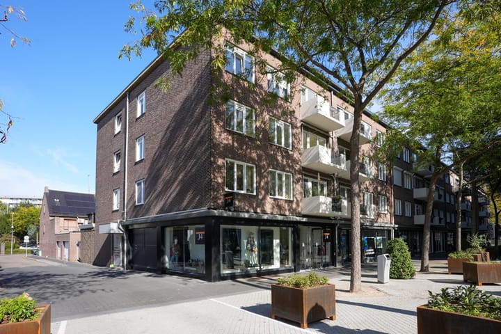 Markt 72 in Geleen foto