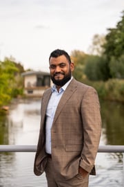 Foto van Marshano Birdja, NVM Makelaar bij Ooms Makelaars Capelle aan den IJssel