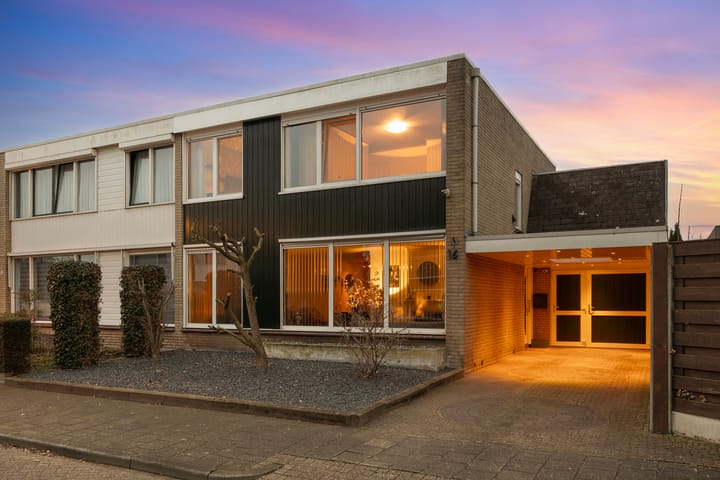 Photo of property Martenastate 16, Almelo