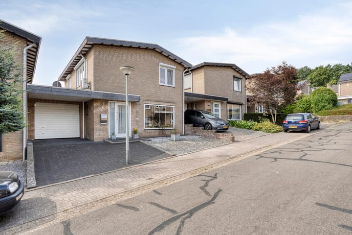 Photo of property Martin Luther Kingstraat 36, Eygelshoven