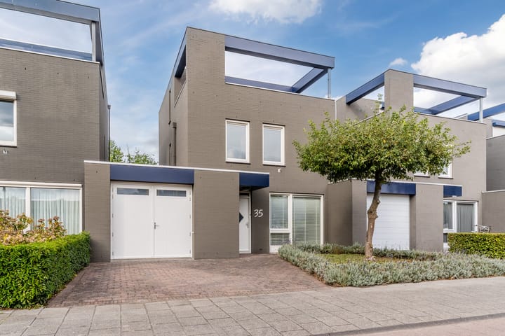 Photo of property Mary Zeldenrustlaan 35, Rijen