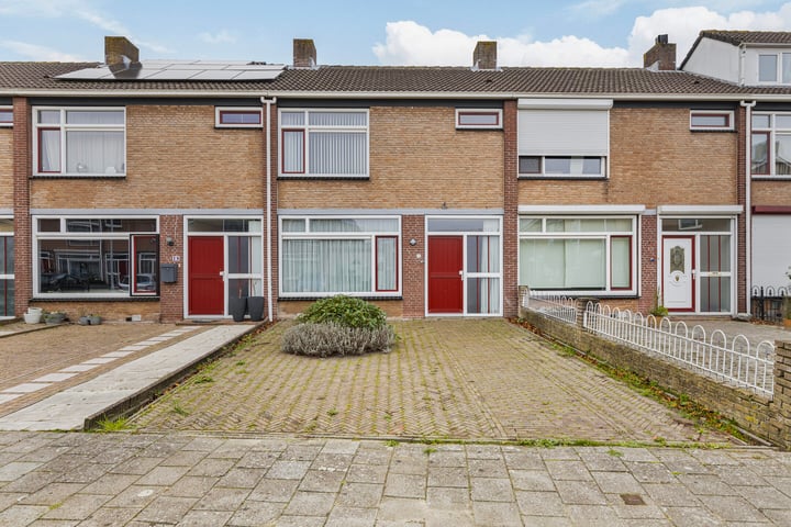 Photo of property Mascagnistraat 20, Terneuzen