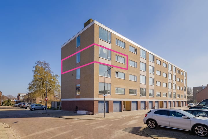Photo of property Mascagnistraat 92, Heemskerk