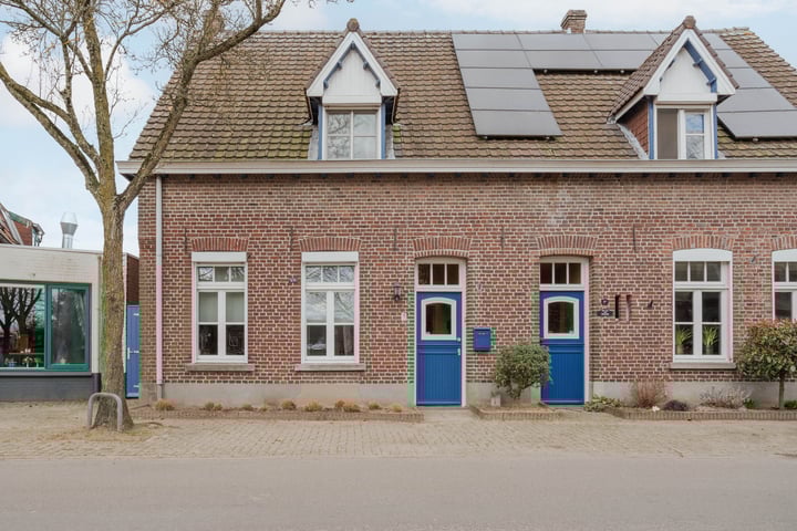 Matthiasstraat 1 in Castenray photo