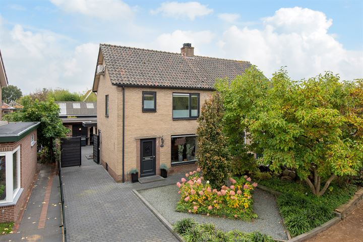 Mauritsstraat 10 in Putten