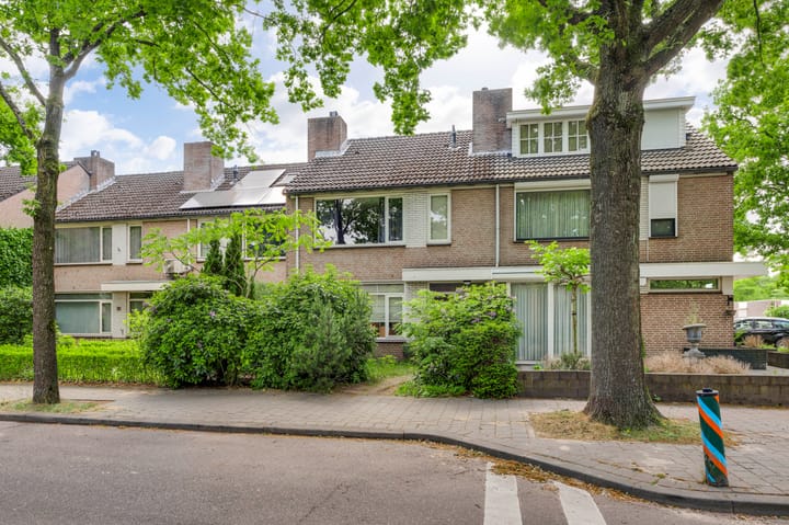 Maximiliaanlaan 12 in Waalre