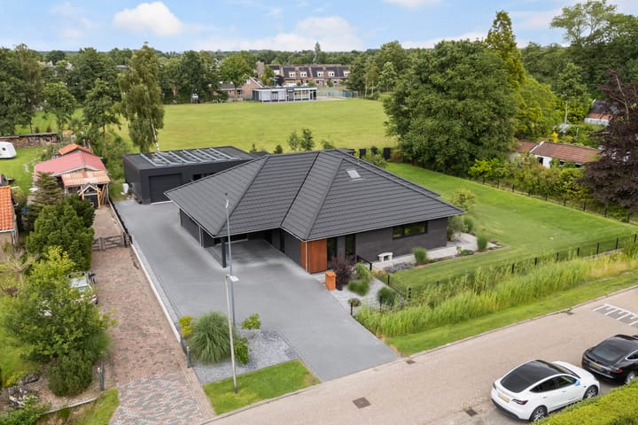 Meekmastrjitte 21 in Broeksterwâld
