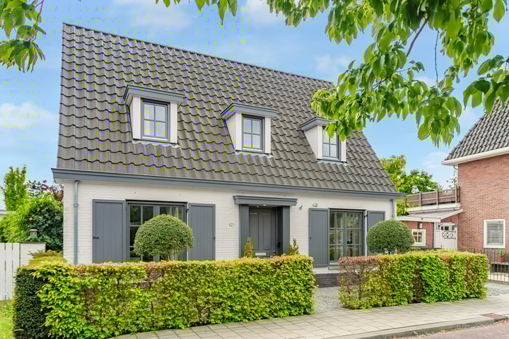 Meentweg 17A in Bussum foto