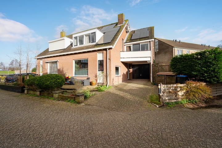 Photo of property Meerbon 17, Rijnsaterwoude