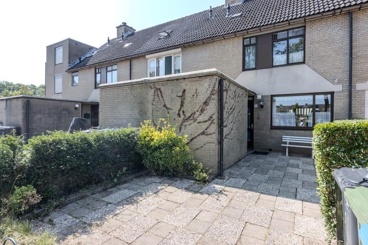 Photo of property Meerkoet 13, Hoogvliet Rotterdam