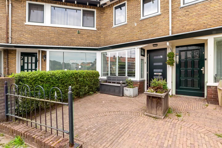 Meerweidenlaan 9 in Velsen-Noord