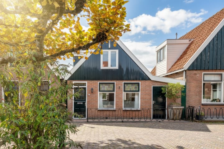 Meerzijde 11 in Volendam