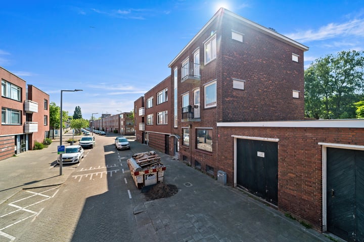 Photo of property Meester Arendstraat 50C, Rotterdam