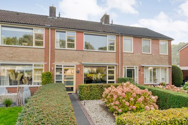 Meester Cassastraat 58 in Dalen foto