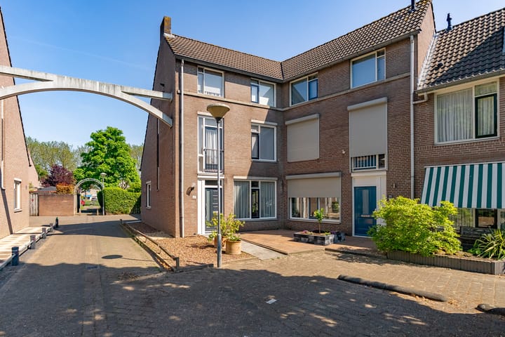 Photo of property Meester Coelbornerhof 27, 's-Hertogenbosch