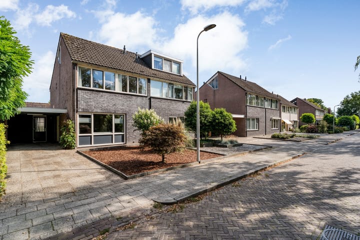 Meester Holtropstraat 10 in Bruchterveld