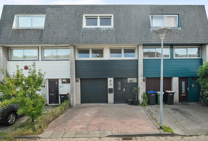 Meester J. Henderikxstraat 74 in Julianadorp