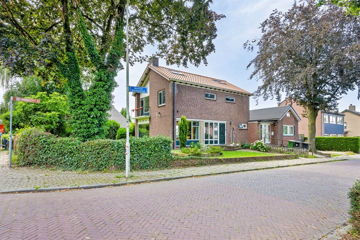 Meester Merkxstraat 1 in Arnhem