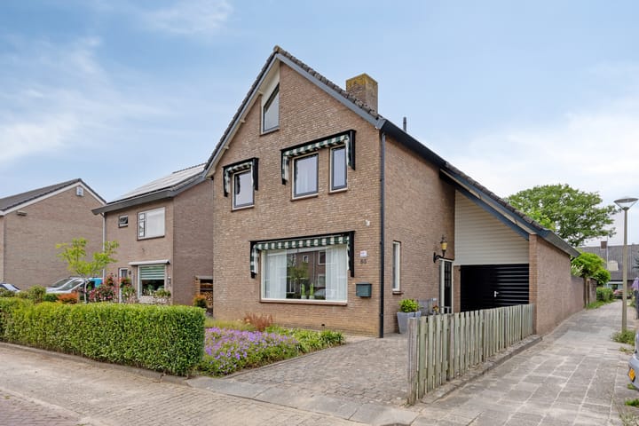 Meester Pontenstraat 33 in Leuth