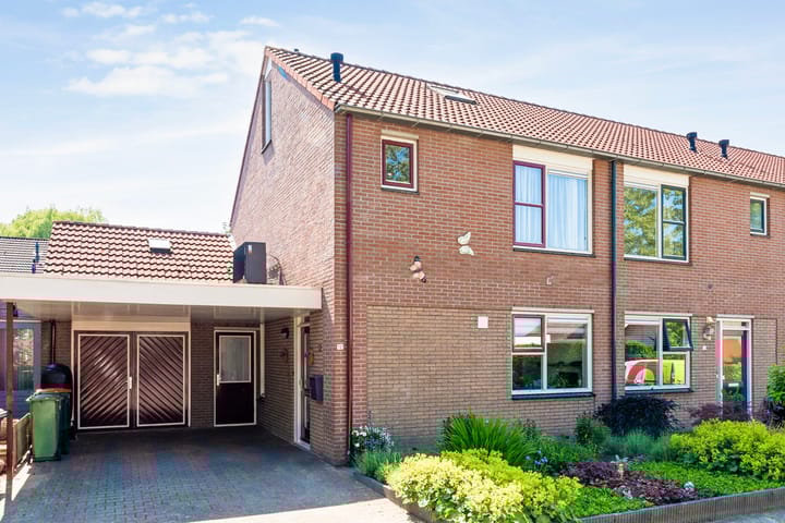 Meester van Engbrinkstraat 12 in Bruchterveld