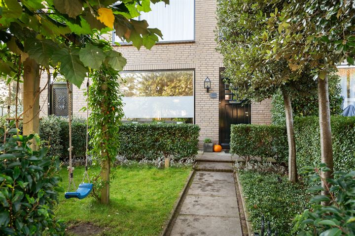 Photo of property Meeuwenlaan 18, Bergschenhoek