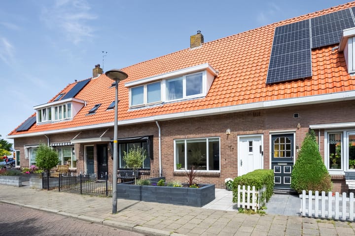 Meeuwenstraat 17 in Den Helder foto