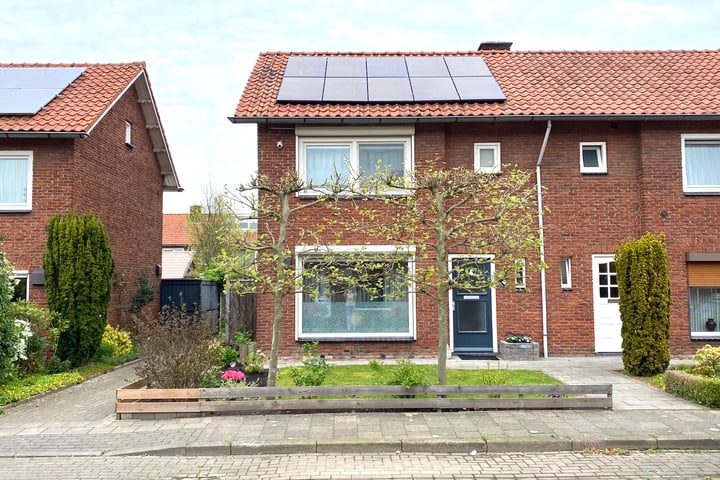 Photo of property Meeuwenstraat 17, Oldenzaal