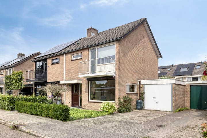 Meeuwenstraat 6 in Goor foto