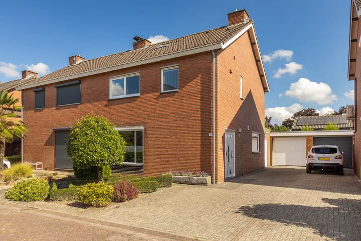 Photo of property Meexstraat 12, Stein