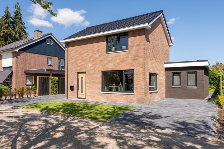 Photo of property Meidoorn 43, Emmen
