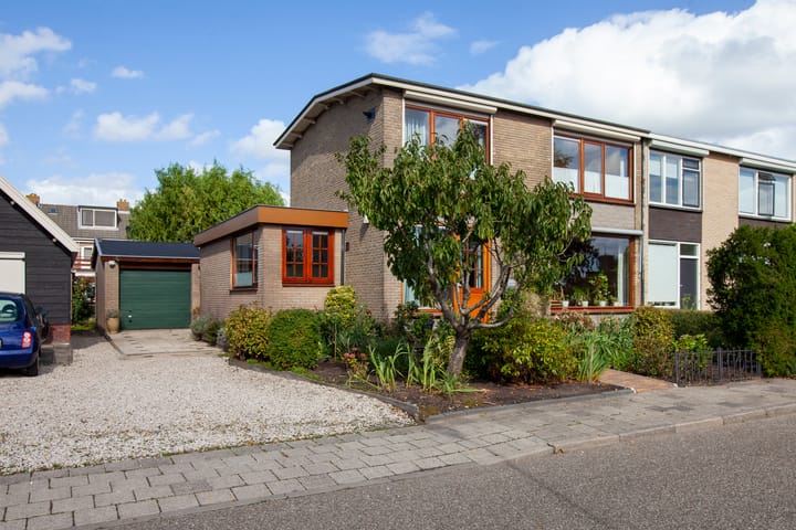 Photo of property Meidoornlaan 11, Kamerik