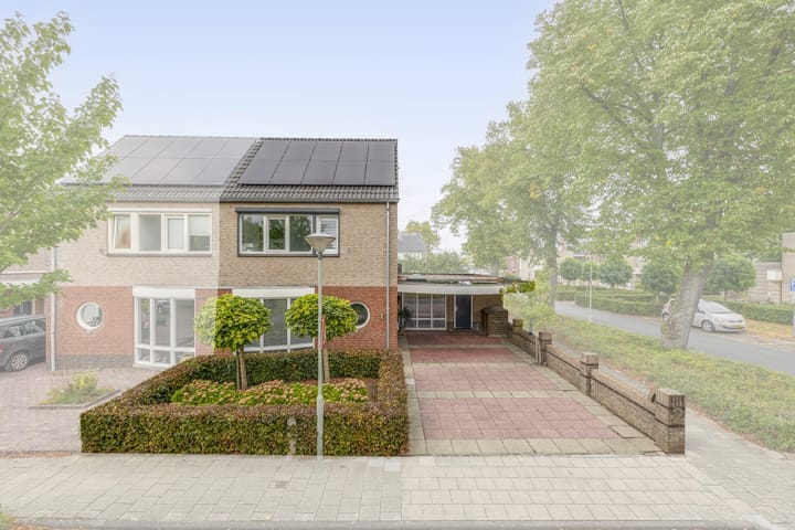 Meidoornlaan 2 in Tegelen